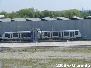 La stazione dove le vetture della metropolitana vengono lavate