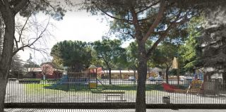 Campo Giochi Via A. Carisio, 53, 37136 Verona VR Parco con area giochi adatto a tutti i bambini. Ombreggiato e recintato.